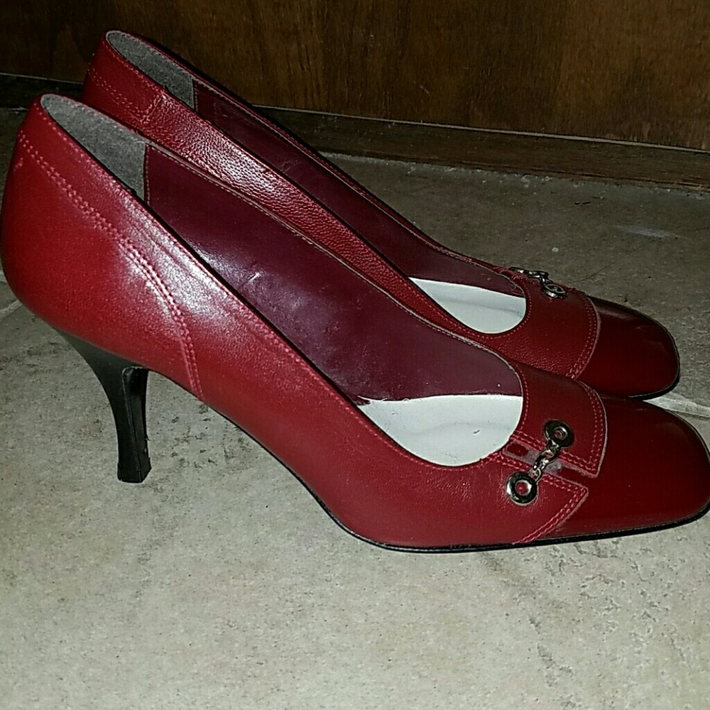 Red Mila Paoli heels